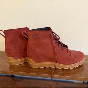 Sorel Evie II spice lace up wedge bootie size 8